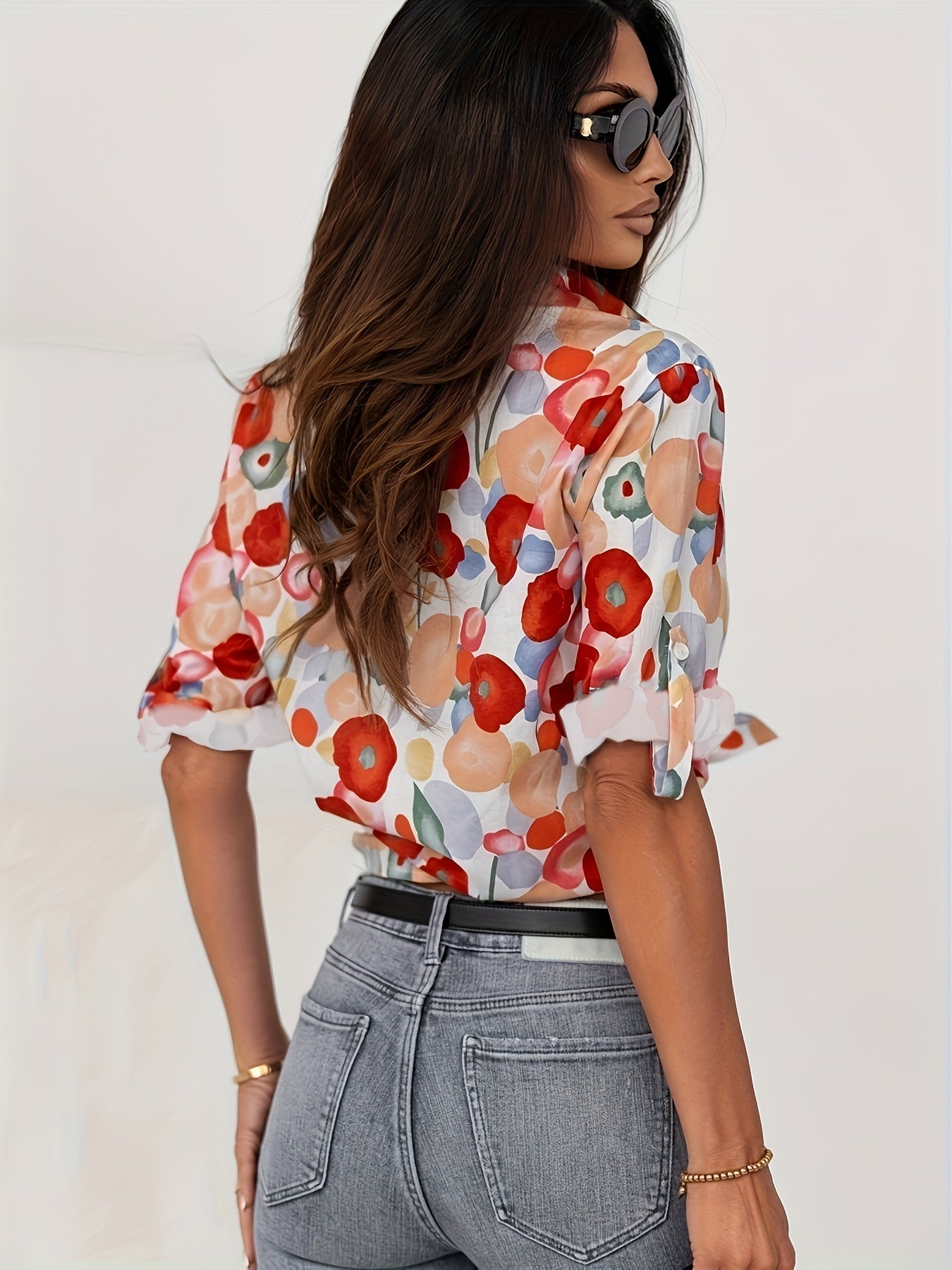 Iris – Stylische Rote Frühlingsbluse mit Blumenmuster für Damen