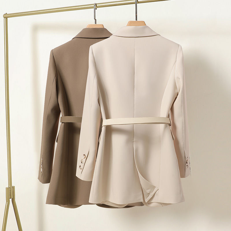 Orielle | Elegante und moderne Damenjacke