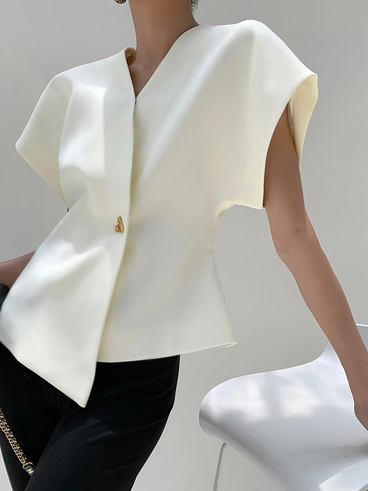 Delphia | Modische Bluse mit V-Ausschnitt und Knopfleiste