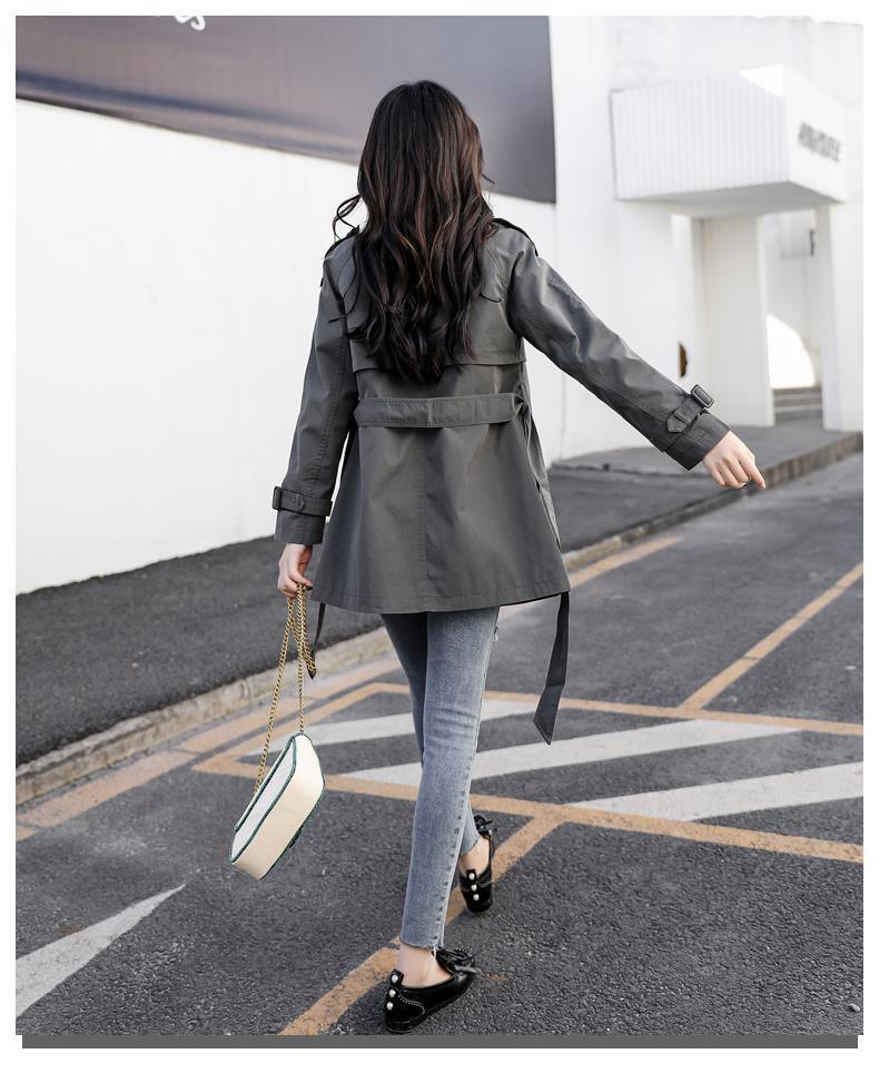 Khate – Klassischer Damen Windbreaker für Vielseitiges Styling