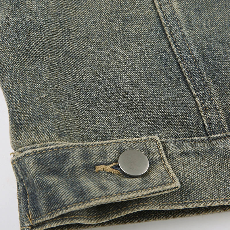 Jenny - Kurze Jeansjacke mit Großen Taschen für Damen