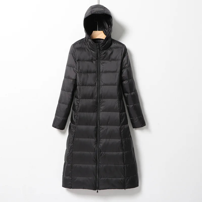 Clara – Lange Damen-Daunenjacke mit Kapuze