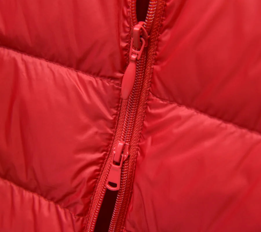 Clara – Lange Damen-Daunenjacke mit Kapuze