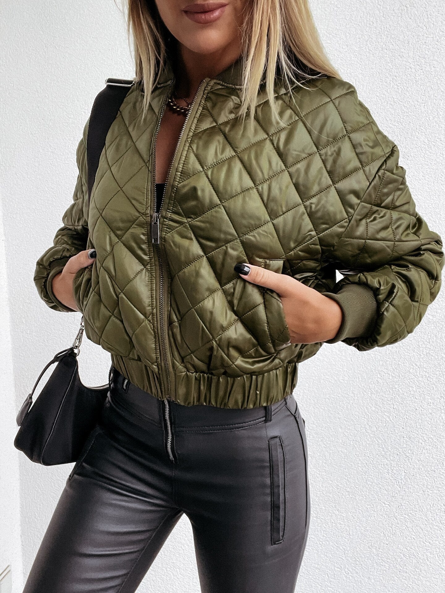 Pat - Stylische Kurze Gepolsterte Herbstjacke für Damen