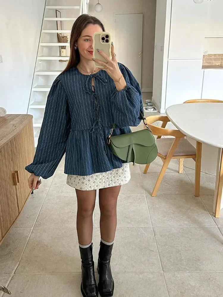 Grazia | Gestreiftes Schößchen-Top mit langen Ärmeln im Vintage-Stil
