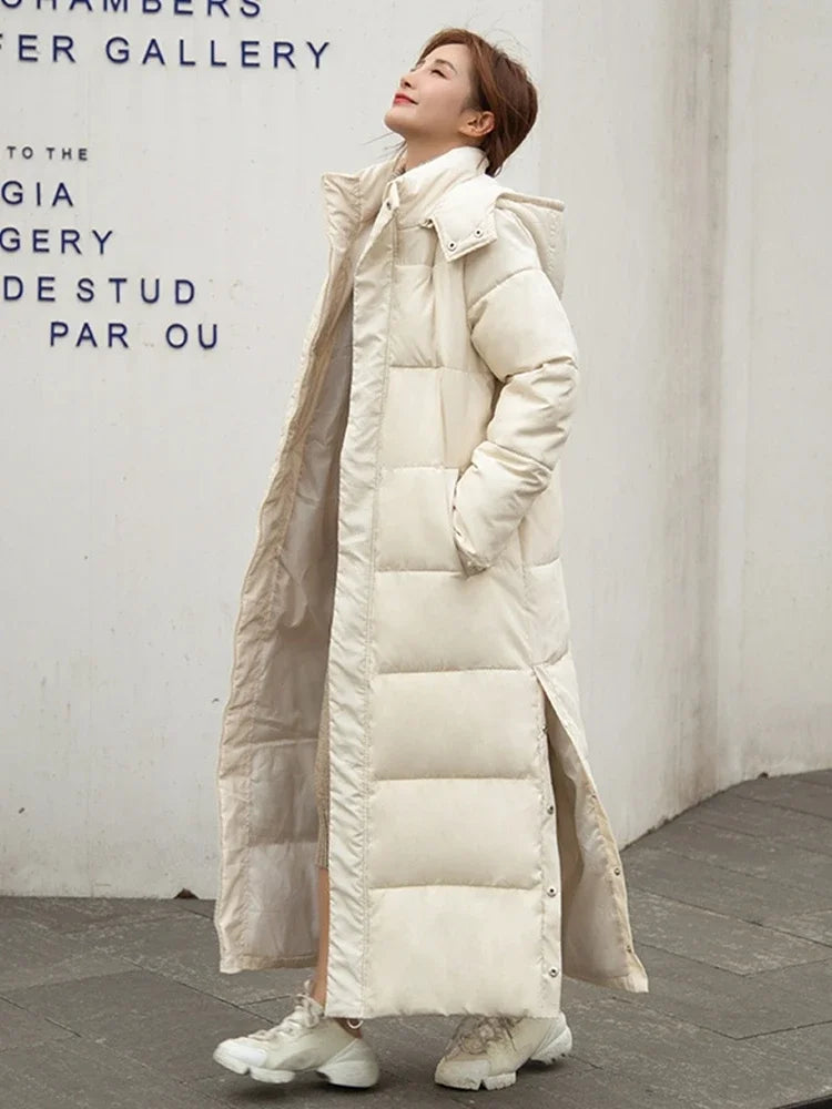 Clara - Lange Jacke mit Kapuze