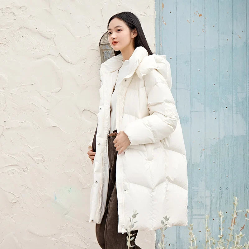 Clara – Lange Damen-Daunenjacke mit Hohem Kragen