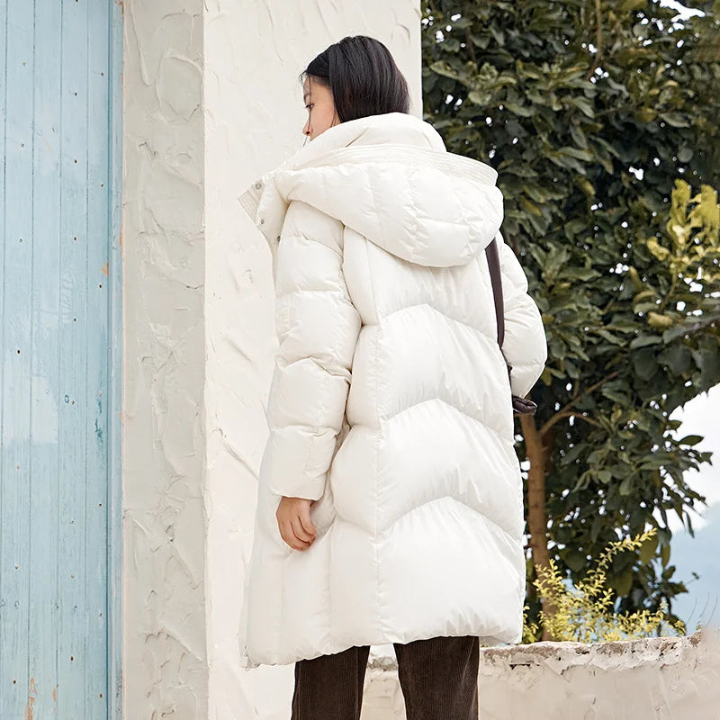 Clara – Lange Damen-Daunenjacke mit Hohem Kragen