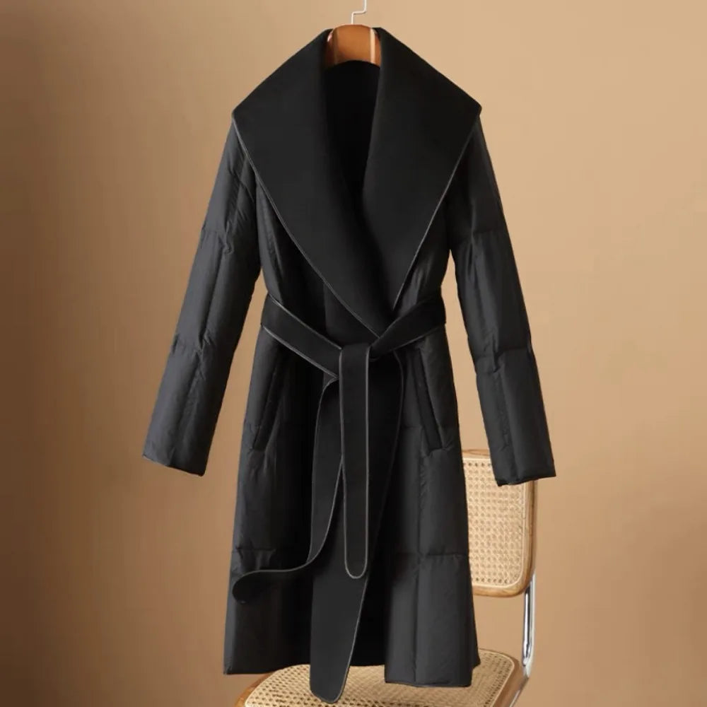 Sophie – Luxuriöse Damen-Daunenjacke mit Wollkragen