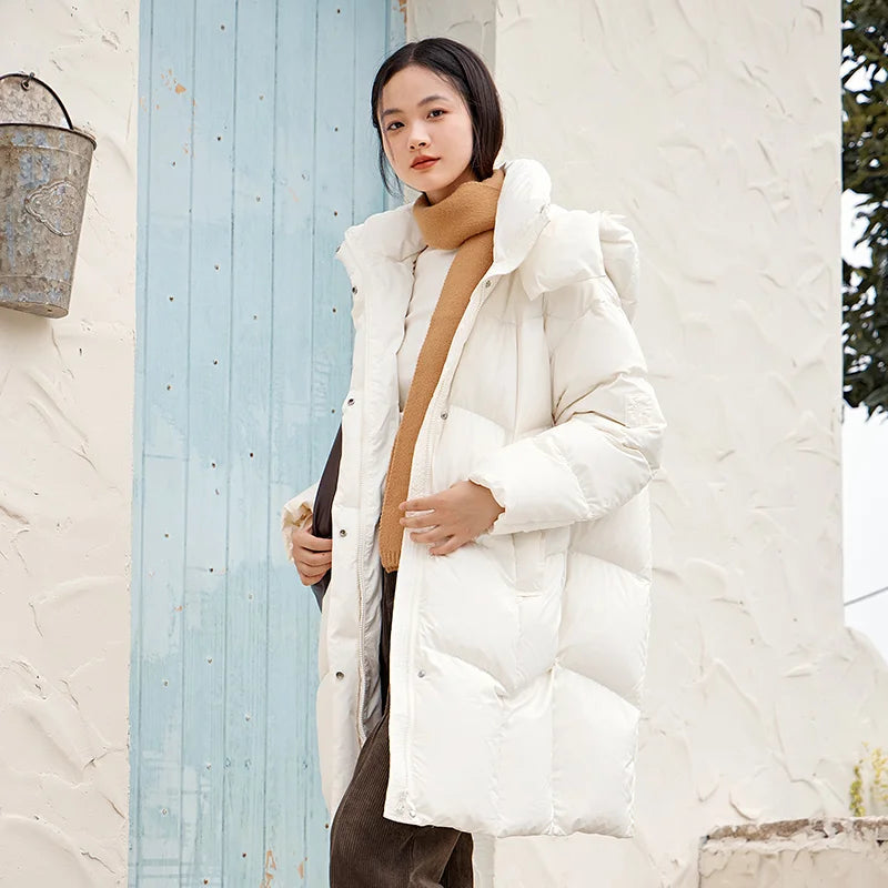 Clara – Lange Damen-Daunenjacke mit Hohem Kragen