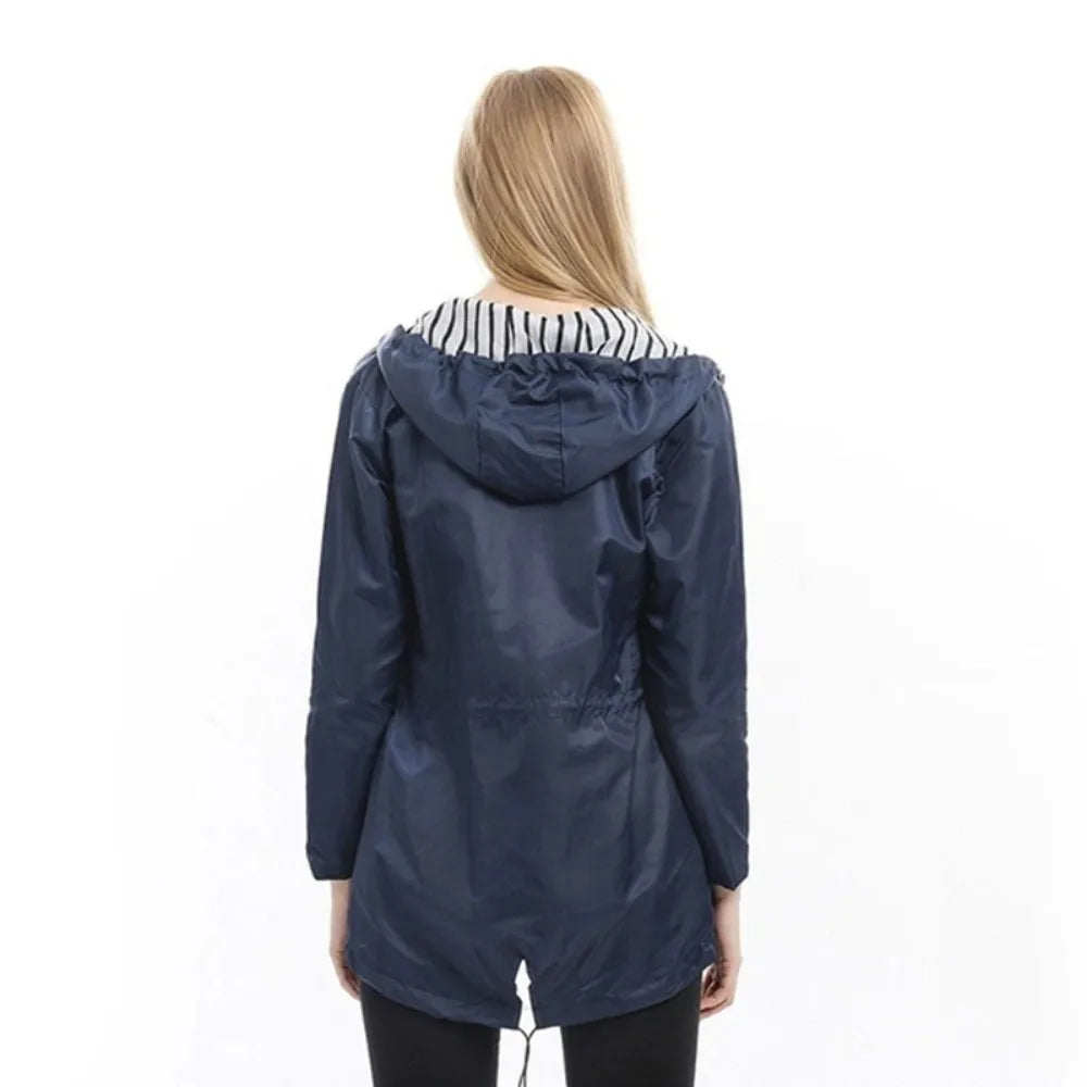 Elsa - Leichter Regenmantel für Damen