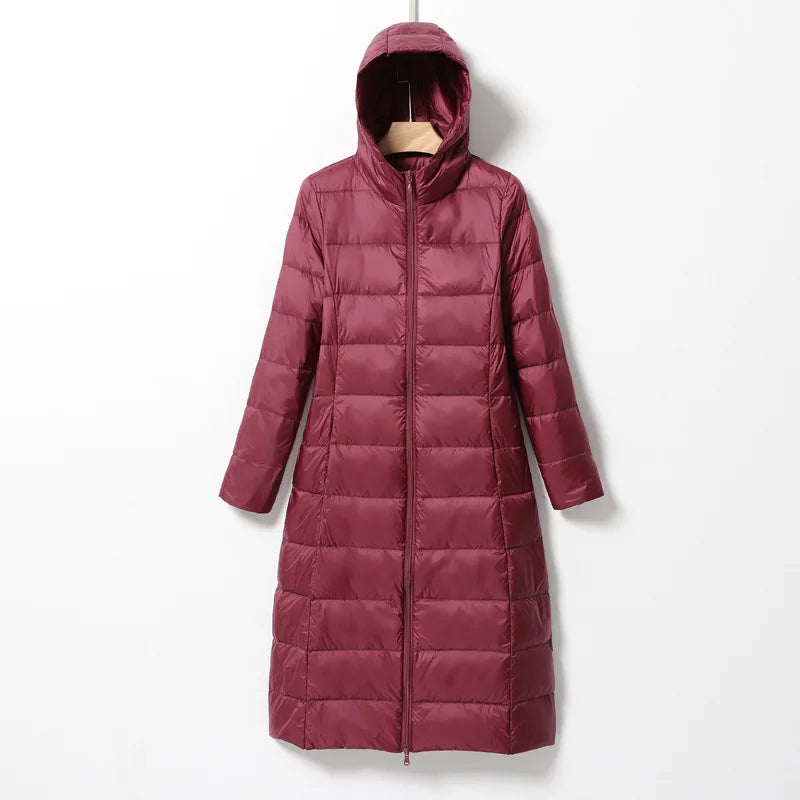 Clara – Lange Damen-Daunenjacke mit Kapuze
