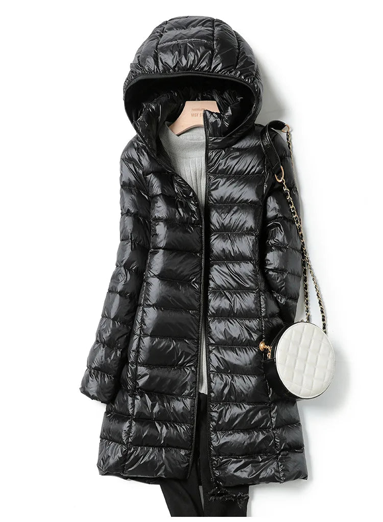 Lena – Leichte Damen-Daunenjacke mit Abnehmbarer Kapuze