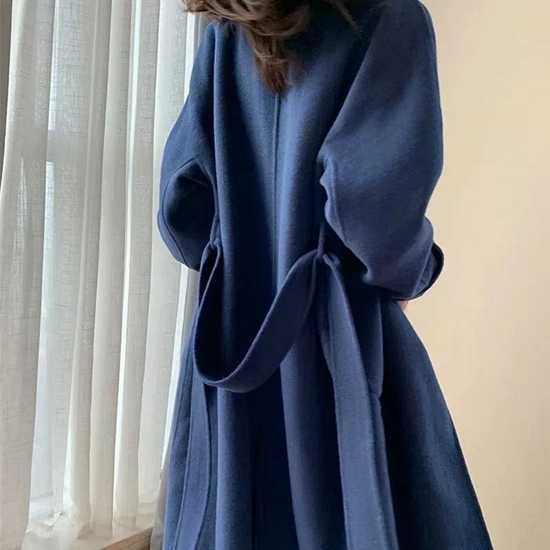 Stephanie– Eleganter langer Wintermantel aus Wolle
