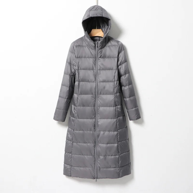 Clara – Lange Damen-Daunenjacke mit Kapuze