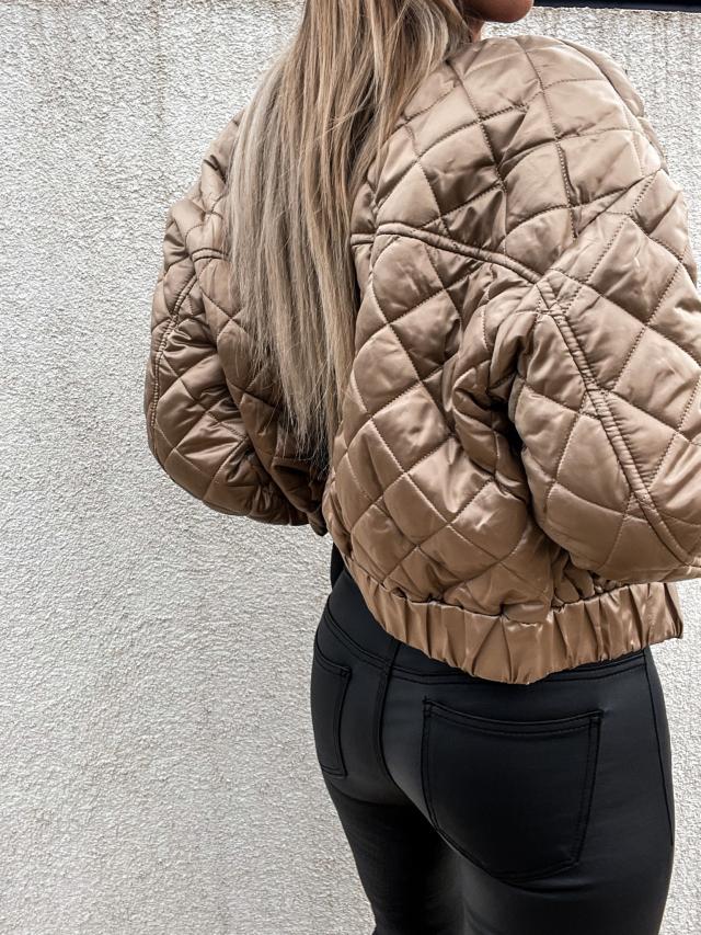 Pat - Stylische Kurze Gepolsterte Herbstjacke für Damen