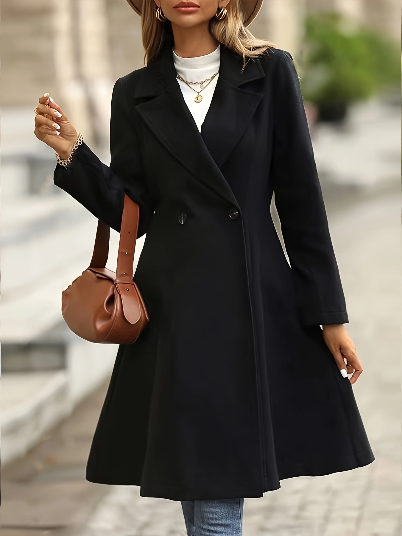 Bev – Eleganter und Klassischer Schwarzer Mantel mit Ausgestelltem Schnitt für Damen