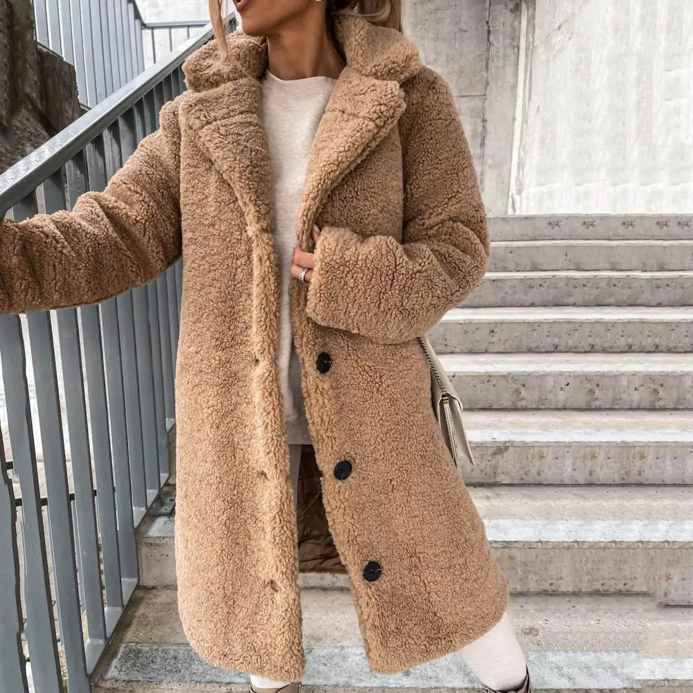 Tamara-Teddy-Mantel