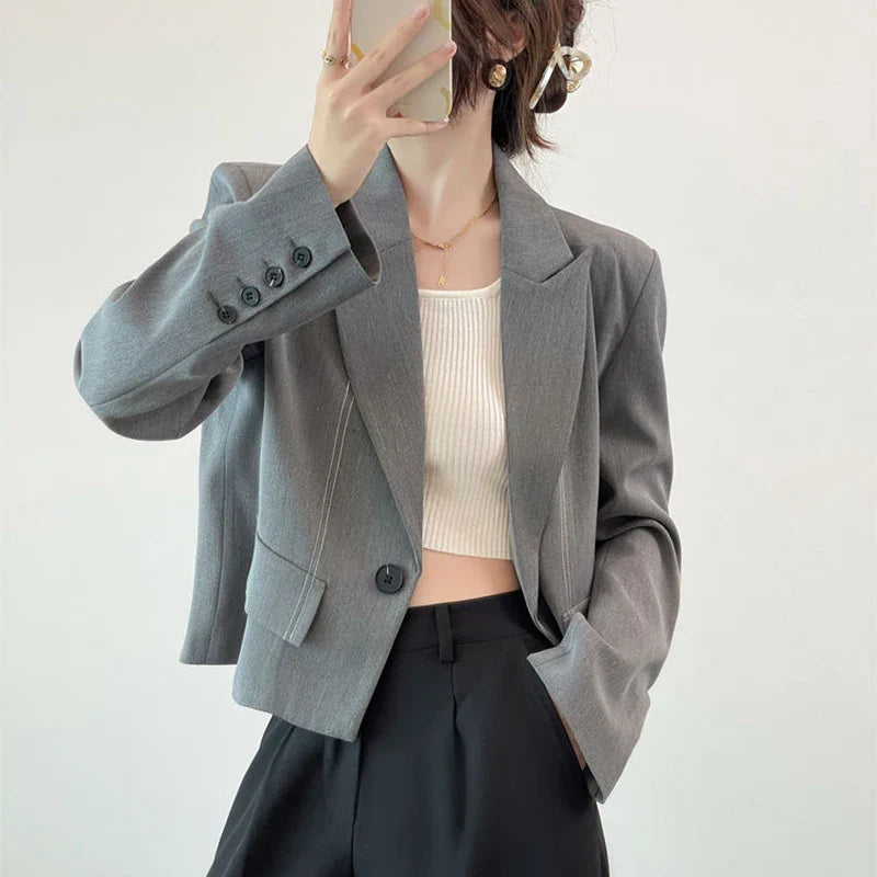 Frankie– Damen Cropped Blazer für den Herbst