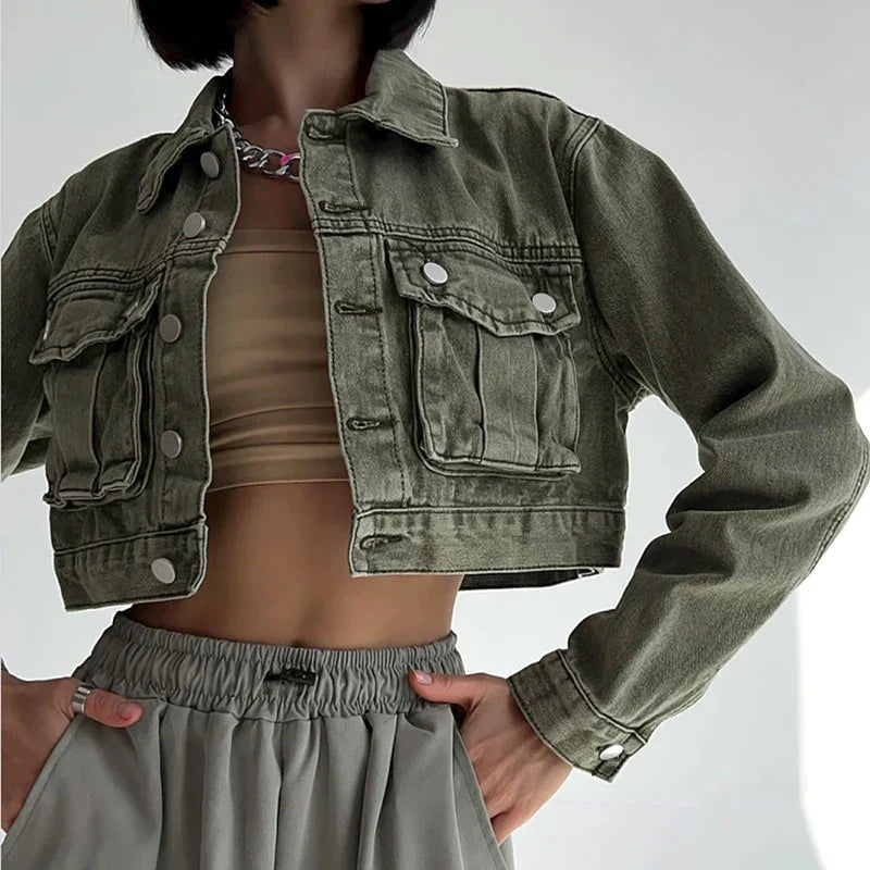 Jenny - Kurze Jeansjacke mit Großen Taschen für Damen
