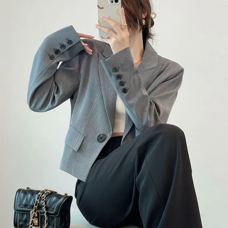 Frankie– Damen Cropped Blazer für den Herbst