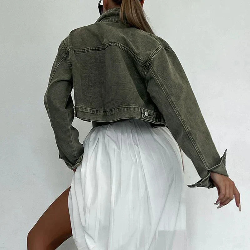 Jenny - Kurze Jeansjacke mit Großen Taschen für Damen