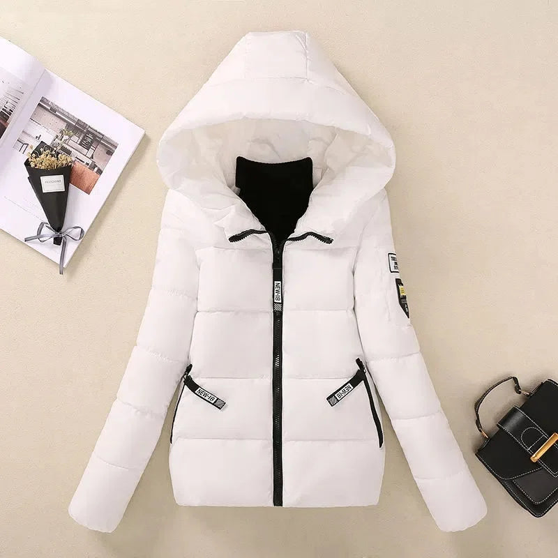 Ava - Kurze Warme Winterjacke für Frauen