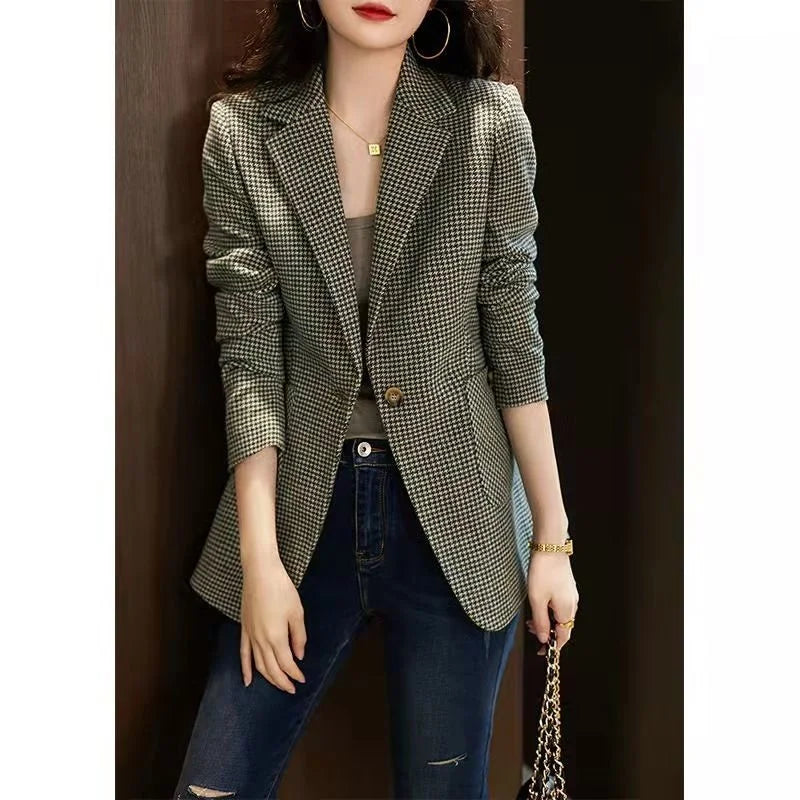 Kantuta– Karierter Damen-Blazer mit Ein-Knopf-Verschluss