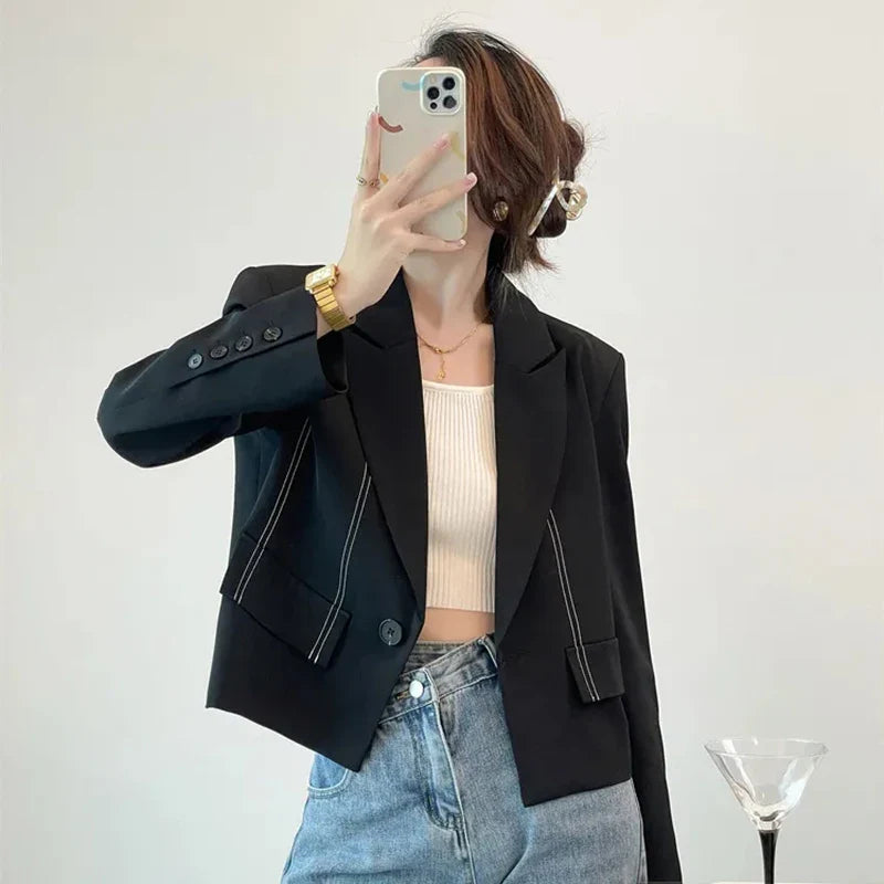 Frankie– Damen Cropped Blazer für den Herbst