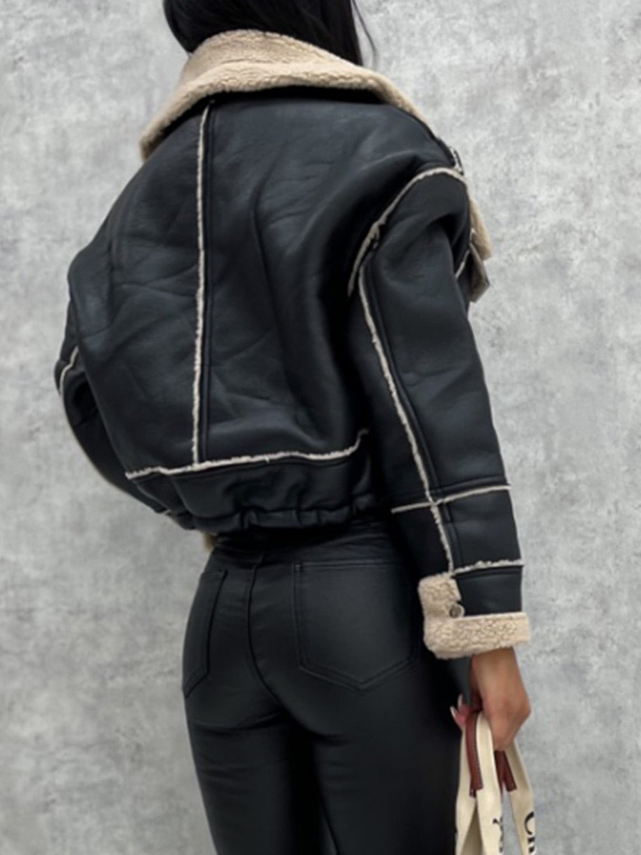 Alexandra - Stilvolle und Bequeme Schwarze Kunstlederjacke für Frauen