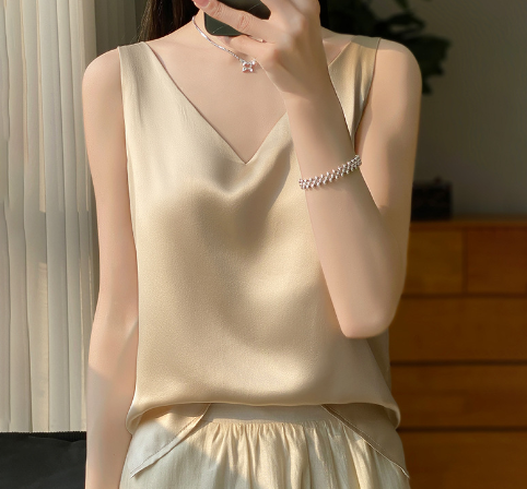 Anila-V-Hals-Top