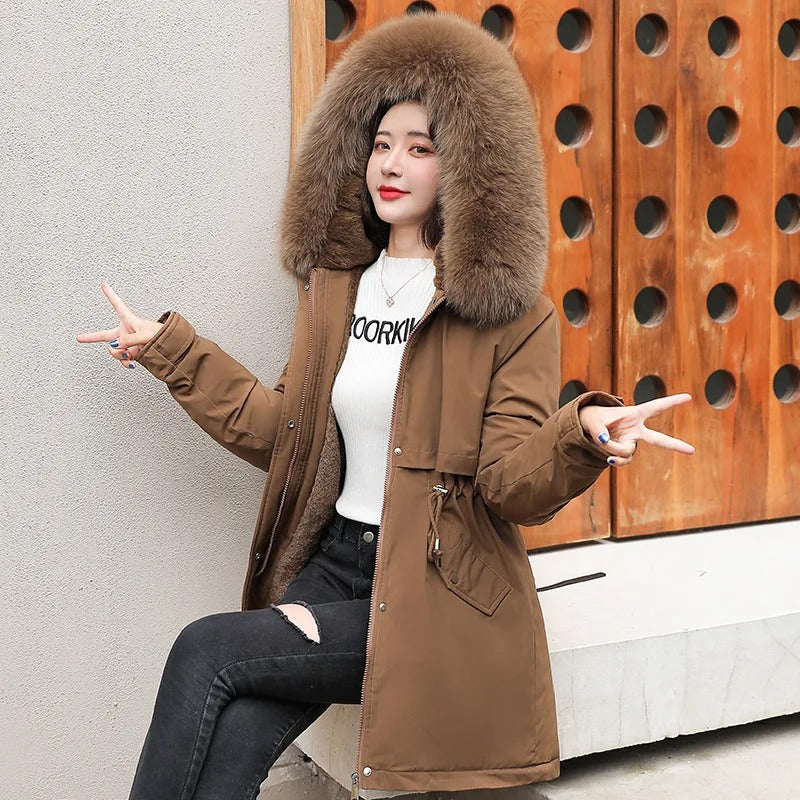 Ingelise - Warm gefütterte Winterjacke mit Fellkapuze für Frauen