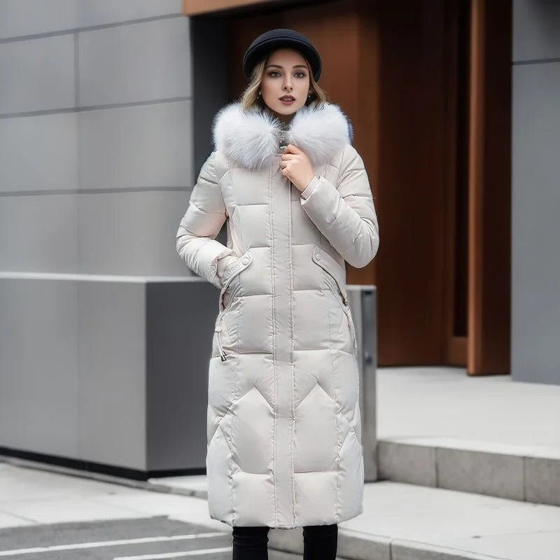Gitte -  Lange Winterjacke mit Dickem Fellkragen und Kapuze für Frauen