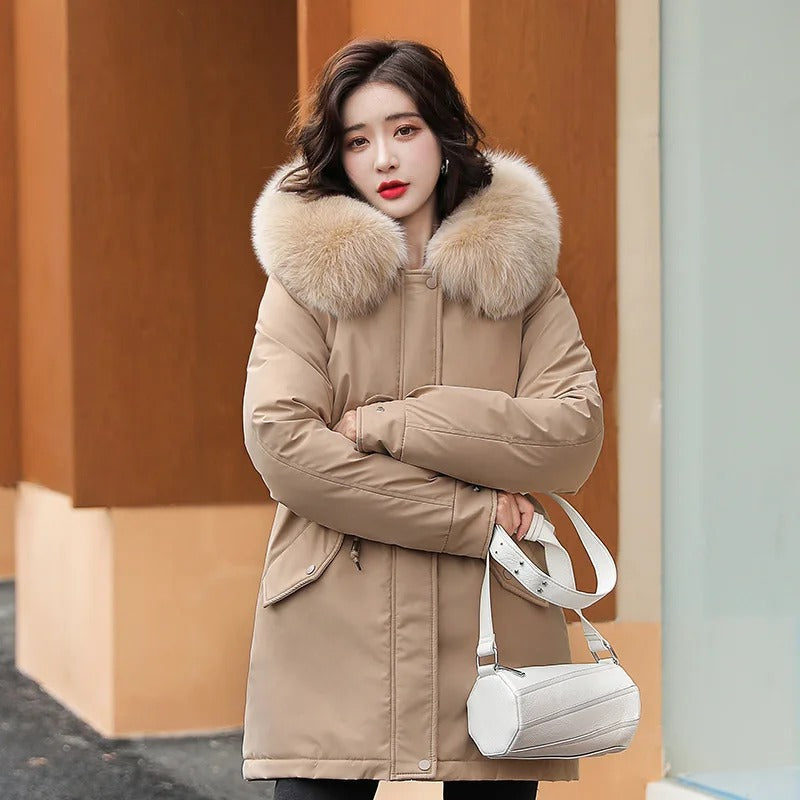 Ingelise - Warm gefütterte Winterjacke mit Fellkapuze für Frauen