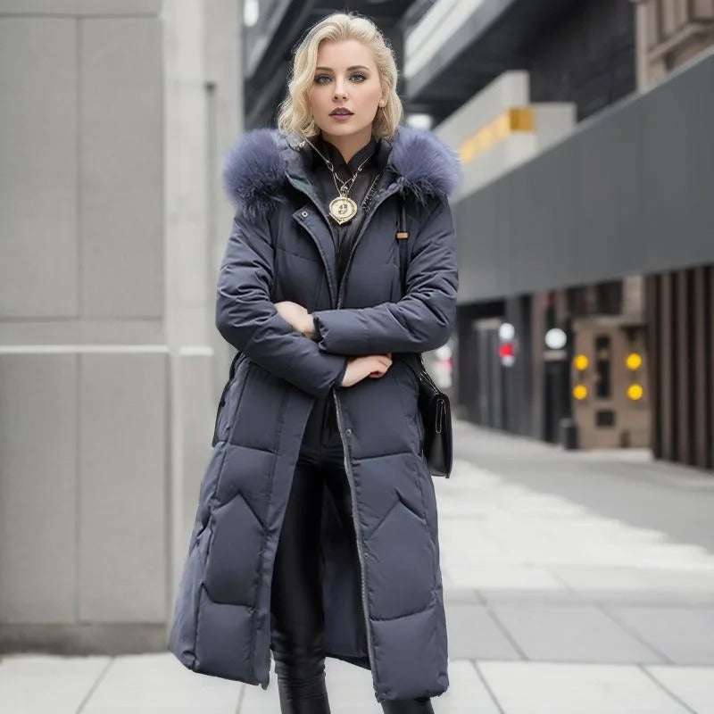 Gitte -  Lange Winterjacke mit Dickem Fellkragen und Kapuze für Frauen
